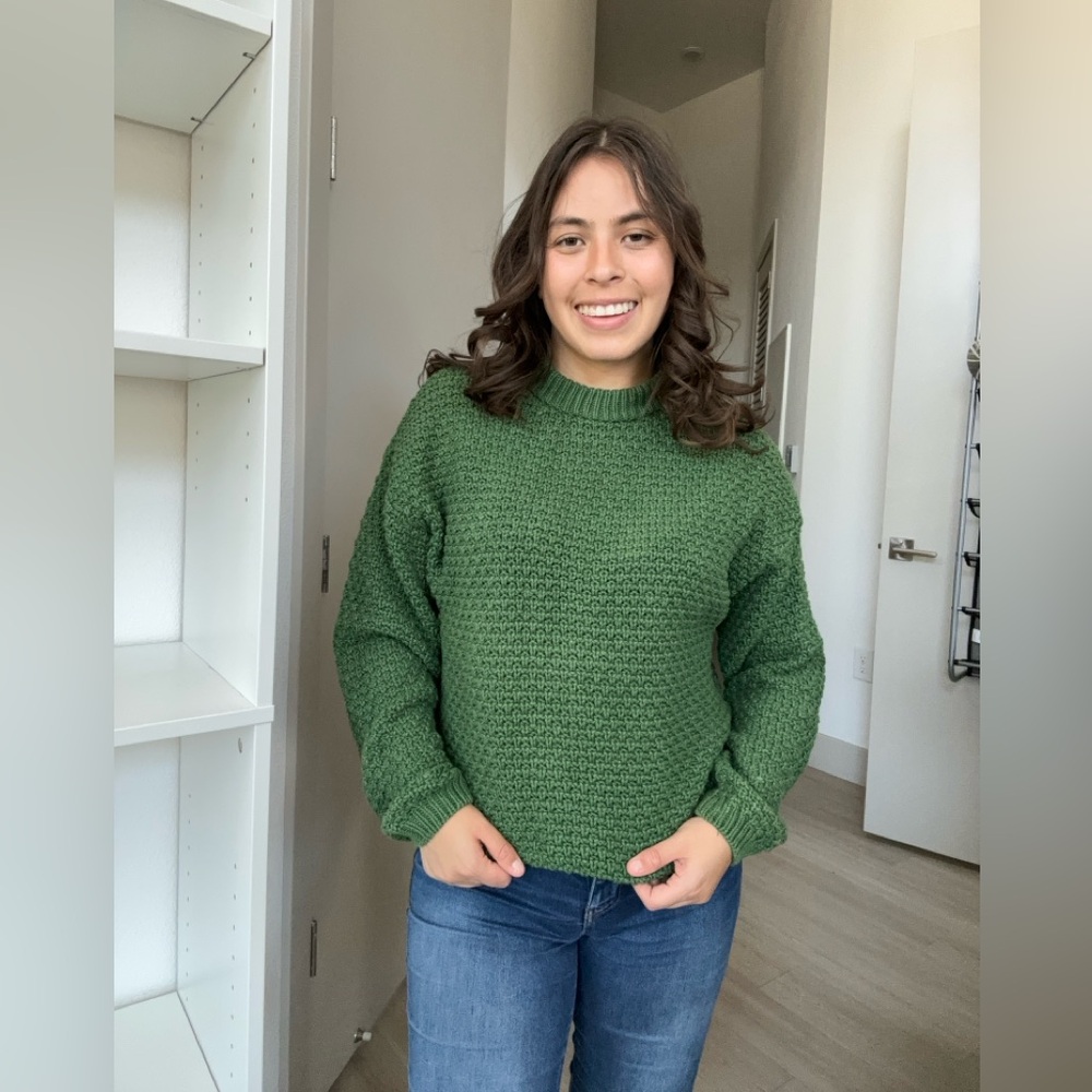 Green knit sweater shirt